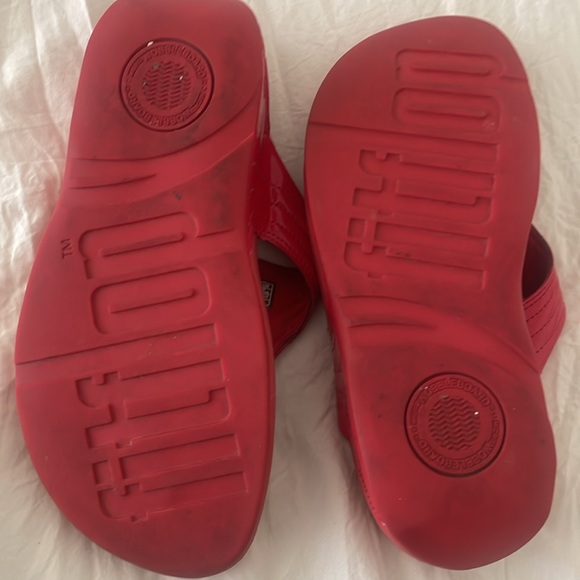 RED PATENT FITFLOP - Picture 4 of 4